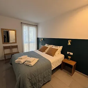 Nuevo En El Centro Con Garaje Cadaques